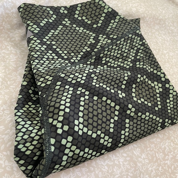 Balance Athletica Pants - Balance Ascend Viper Leggings